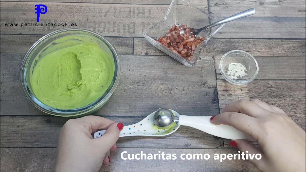 Helado de guisantes con crujiente de bacon