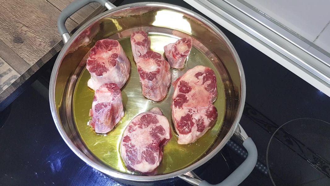 rabo al vino tinto con puré de patatas al curry