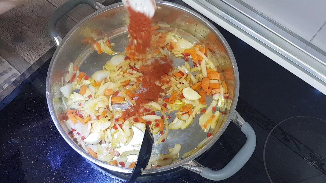 rabo al vino tinto con puré de patatas al curry