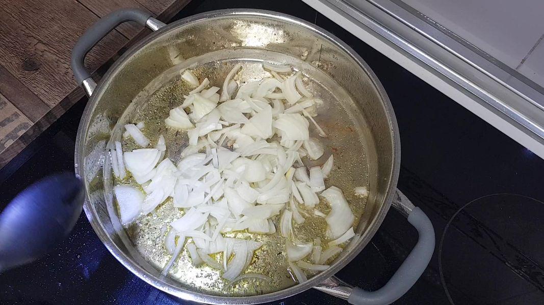 rabo al vino tinto con puré de patatas al curry