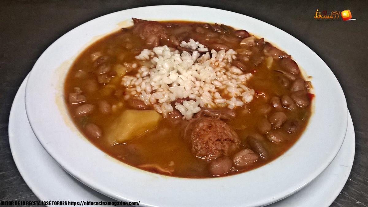 Judias pintas con chorizo y arroz blanco