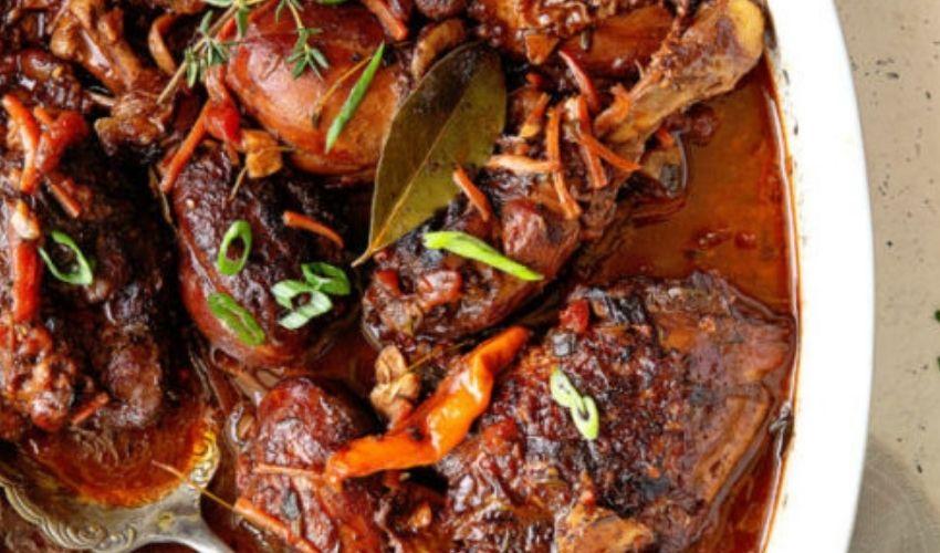 Pollo guisado jamaicano