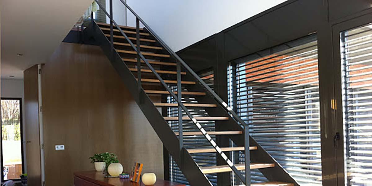 Escaleras met&aacute;licas