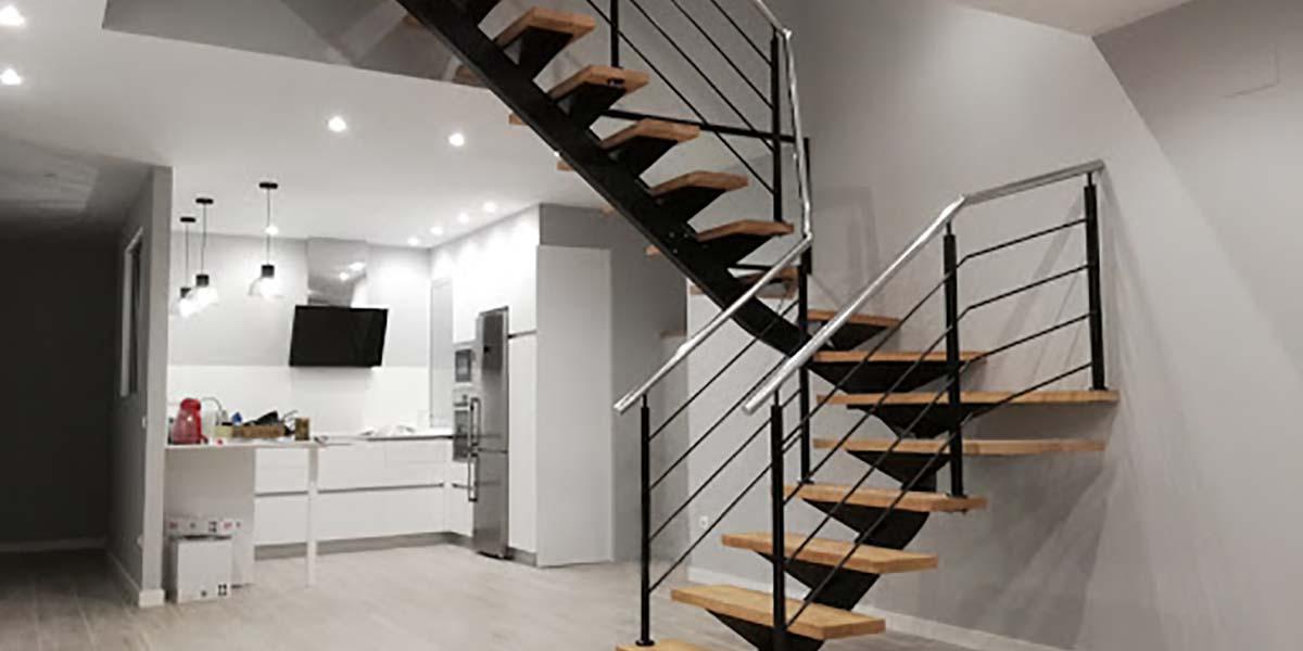 Escaleras met&aacute;licas