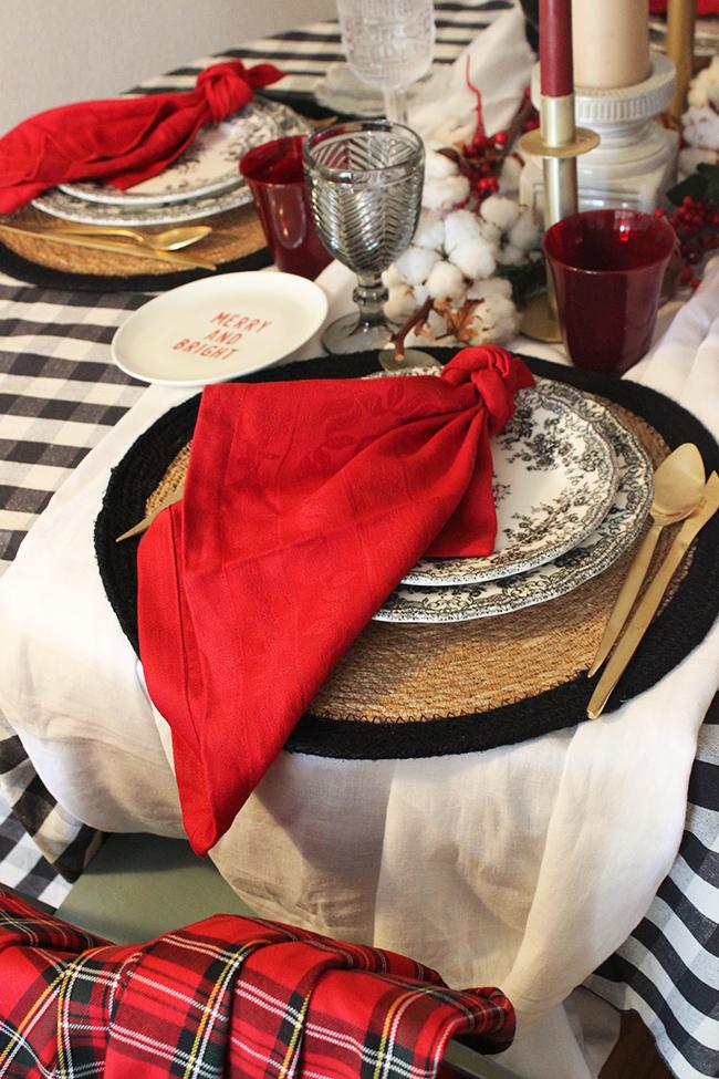 Decorando la mesa para Navidad