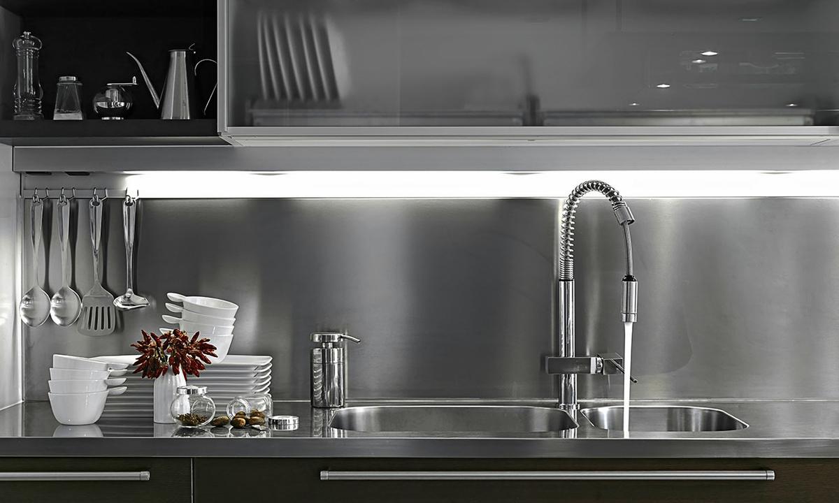 La imagen tiene un atributo ALT vacío; su nombre de archivo es limpiar-acero-inoxidable-t.jpg