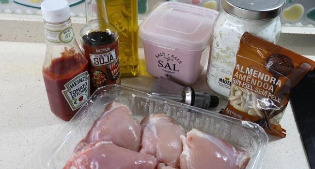 Los ingredientes para hacer la receta de pollo con almendras en Mambo al estilo chino