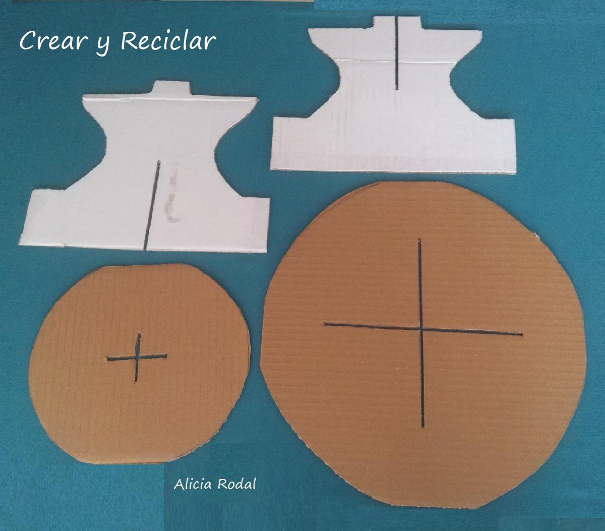 Cómo hacer un Stand, Soporte, Base, Display, Pedestal o Expositor de cartón, para pastel, muffin o cupcakes, fácil, rápido y barato.