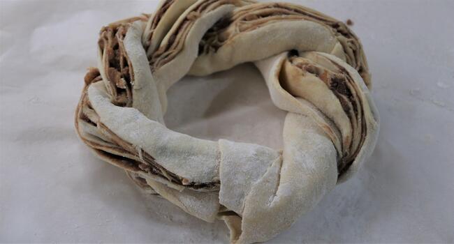 Hacemos la forma del roscón Noruego