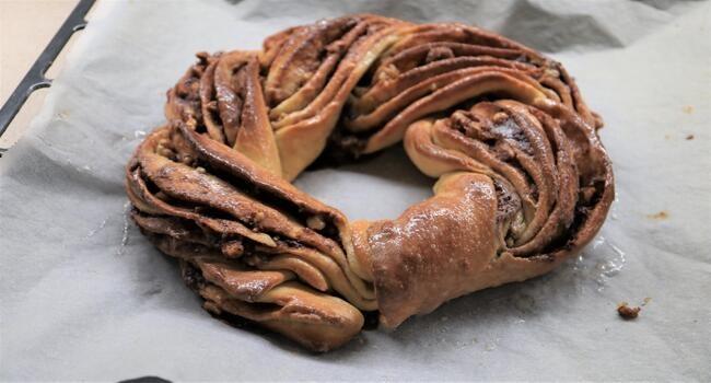 Ponemos en el horno y una vez terminado untarle en glaseado