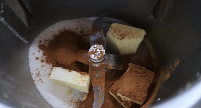 Ponemos todos los ingredientes para realizar el relleno