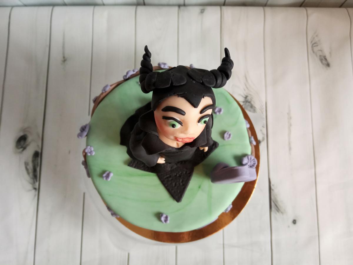 Vista cenital tarta maléfica