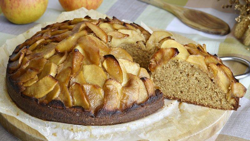 bizcocho de manzana caramelizada paso a paso