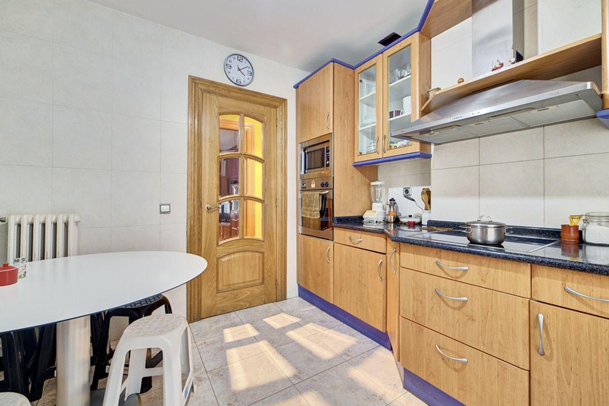 Pintar muebles de cocina: Cambio low-cost a tu cocina | Decoración