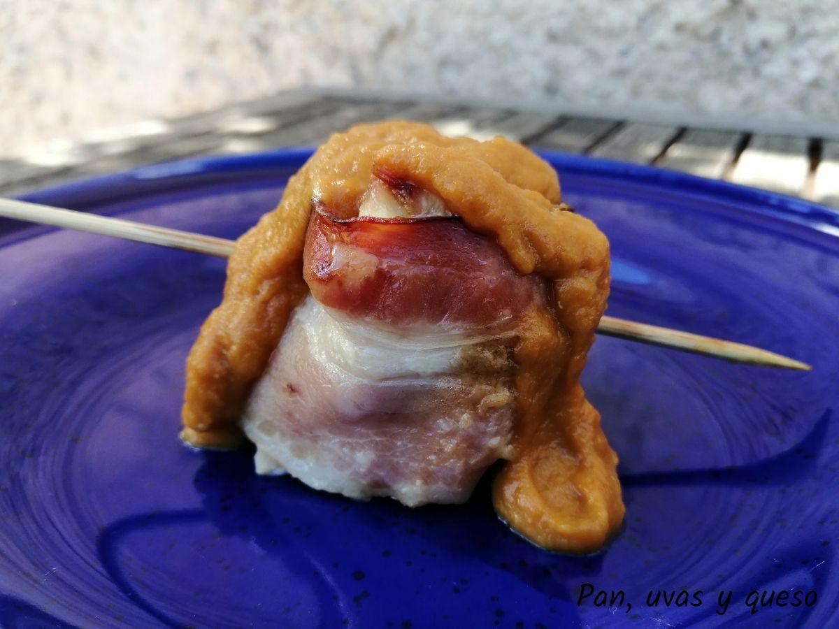 rollitos de pechuga rellenos crockpot - pan uvas y queso