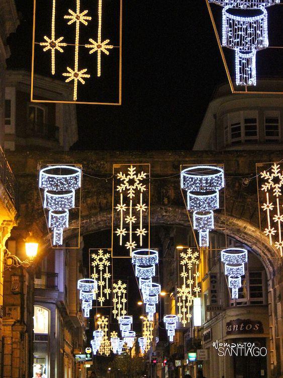 Adornos de Navidad en la muralla de Lugo