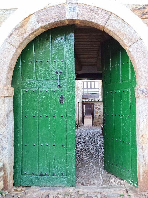 Puerta de Castrillo de los Polvazares en el Camino Francés
