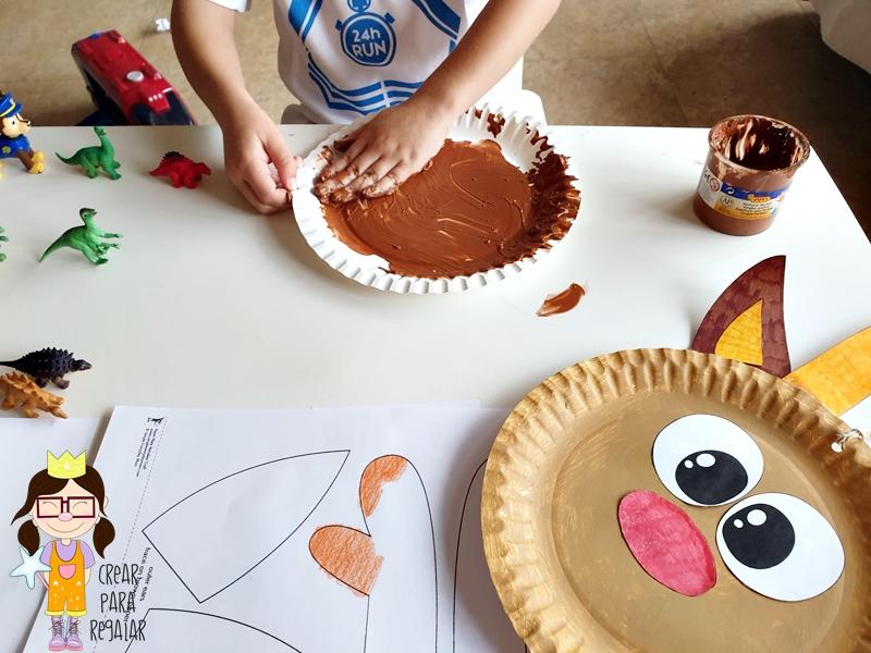 Manualidad reno rodolfo con plato de carton para hacer en casa