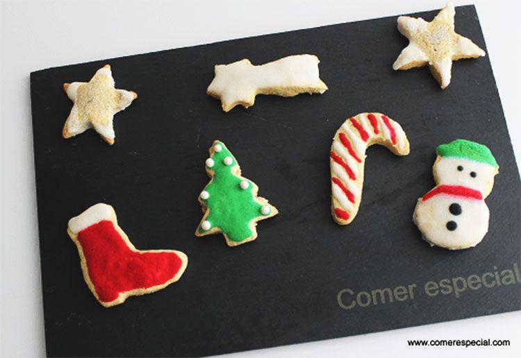Exquisitas galletas de Navidad sin lactosa decoradas con glasa