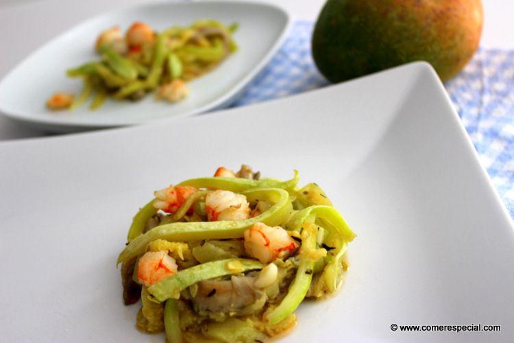Espaguetis de calabacín con langostinos