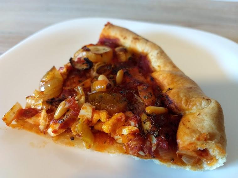 Coca de atún y puerros