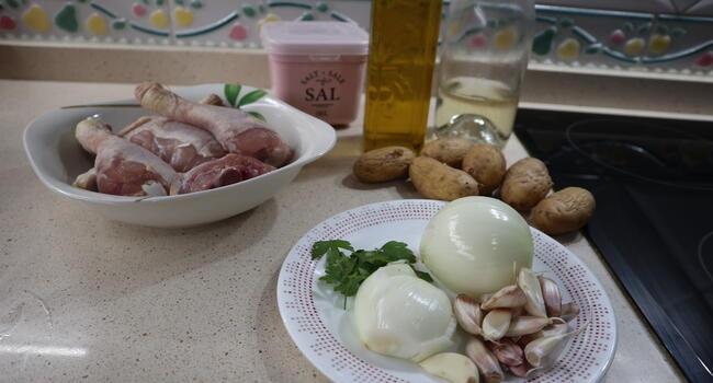 Los ingredientes necesarios para hacer pollo al horno receta casera