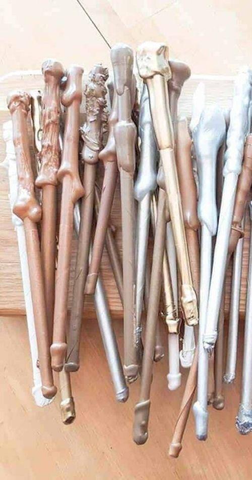 Varitas de papel pintadas