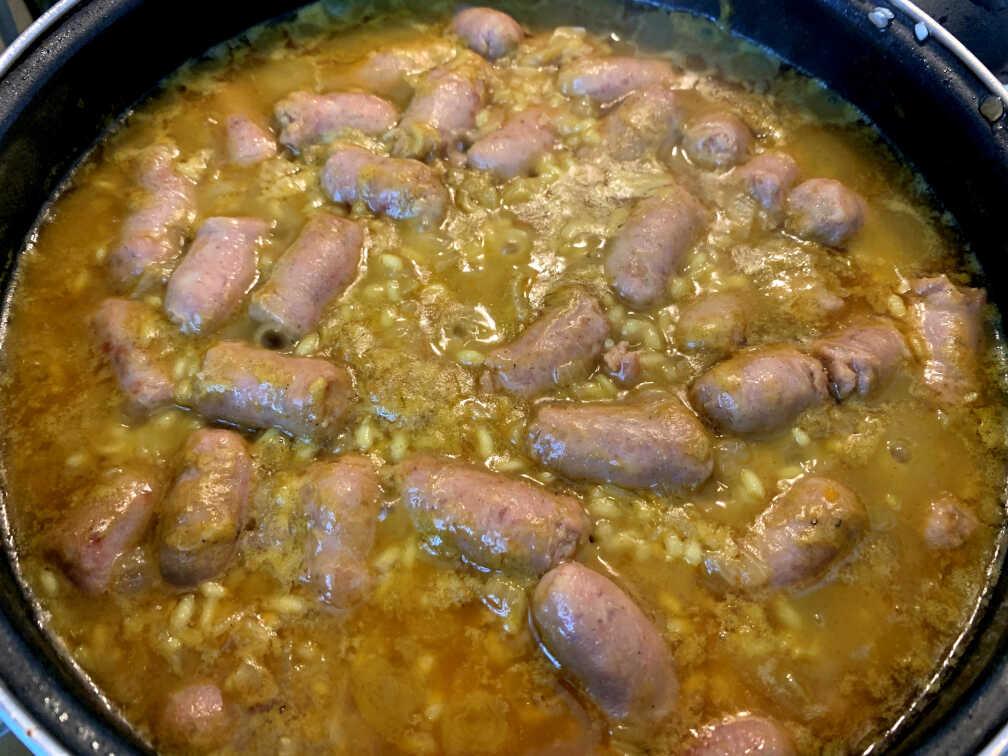 Arroz meloso con butifarra fresca - Terminando la cocción