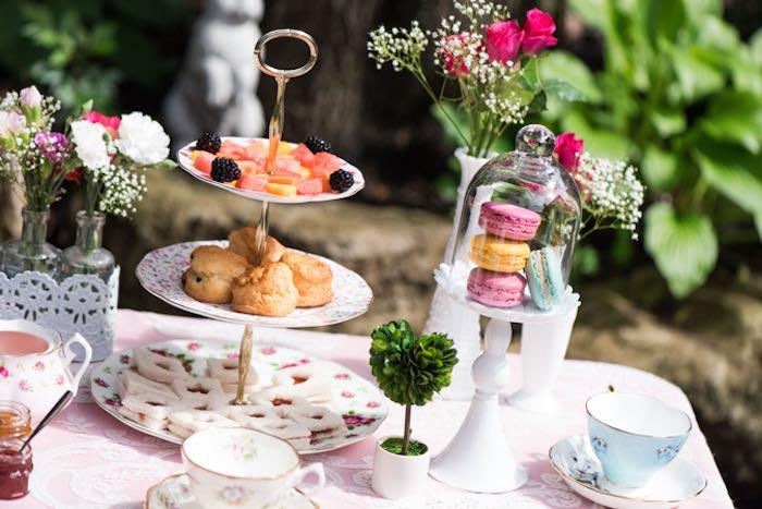 Fiesta infantil del té al aire libre