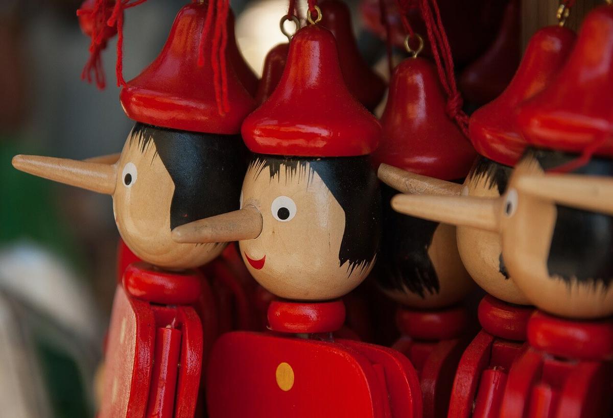 Muñecos de Pinocho.
