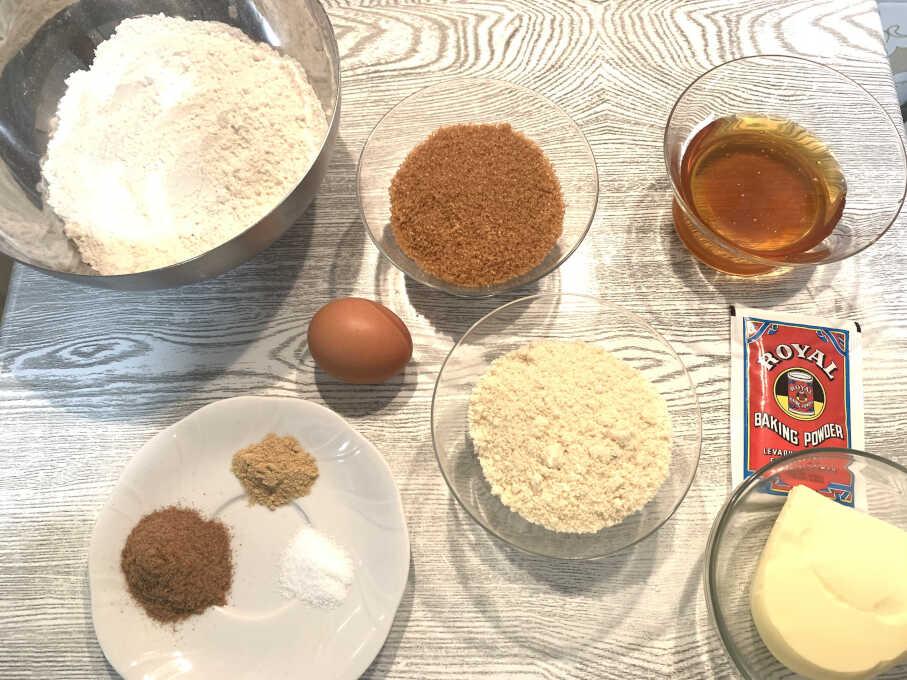 Ingredientes para galletas de jengibre y almendras