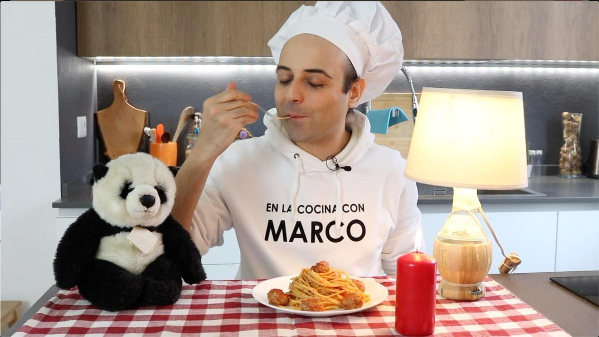 spaghetti con albondigas en salsa de tomarte de la dama y el vagabundo