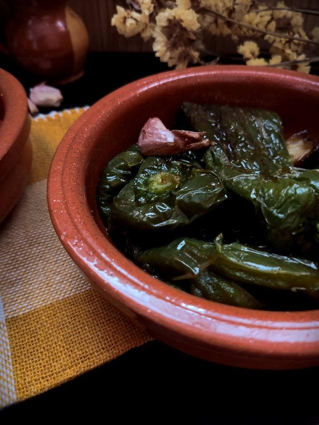 Pimientos verdes y rojos fritos