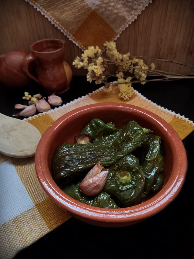 Pimientos verdes y rojos fritos