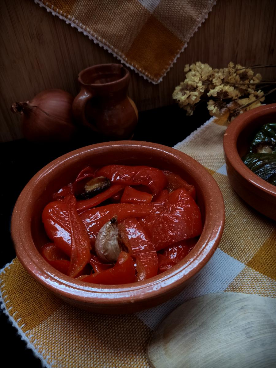 Pimientos verdes y rojos fritos