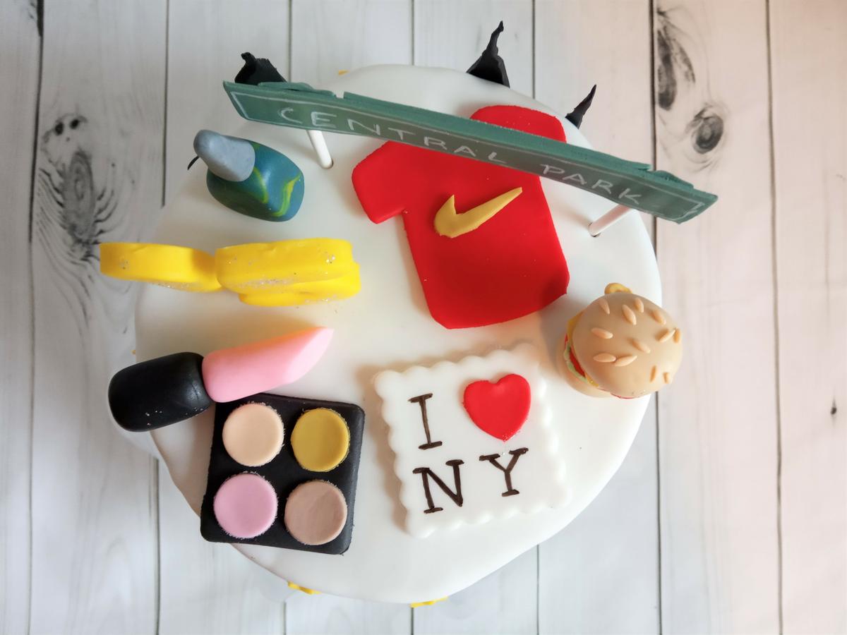 Vista cenital tarta quinceañera