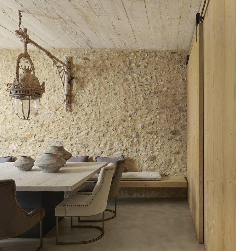 Encanto, simplilcidad, sobriedad y calidez: todo unido en este ambiente de decoración rústica.