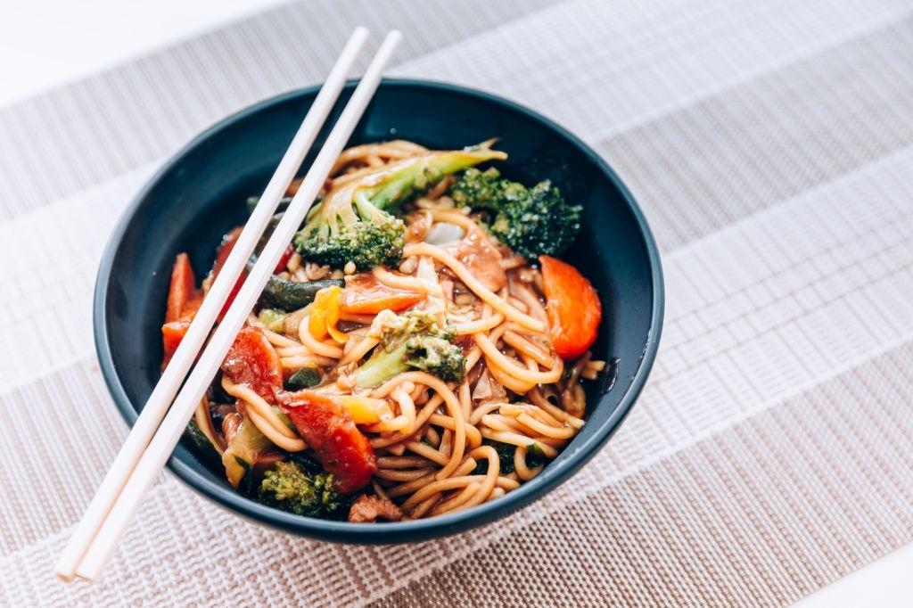 Fideos fritos yakisoba