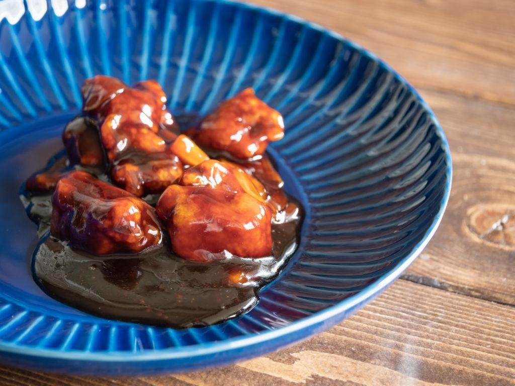 Salteado chino de carne de cerdo con berenjena