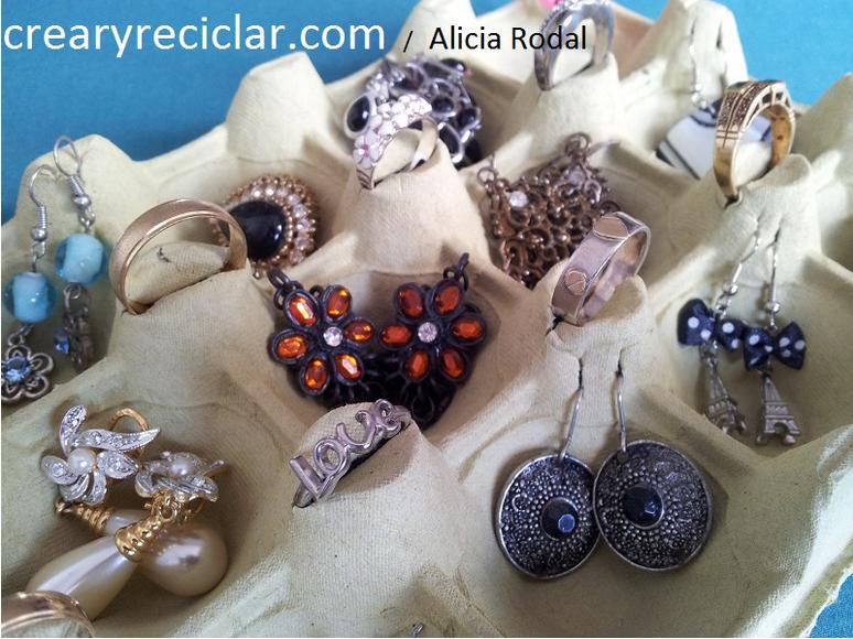 Puedes crear tus propias joyas para iniciar un negocio y comenzar a ganar dinero con tus manualidades.