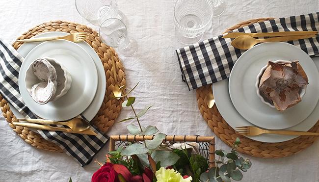 Una mesa sencilla pero elegante
