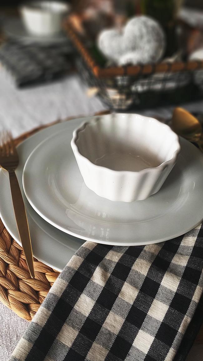 Cómo montar una mesa sencilla pero elegante