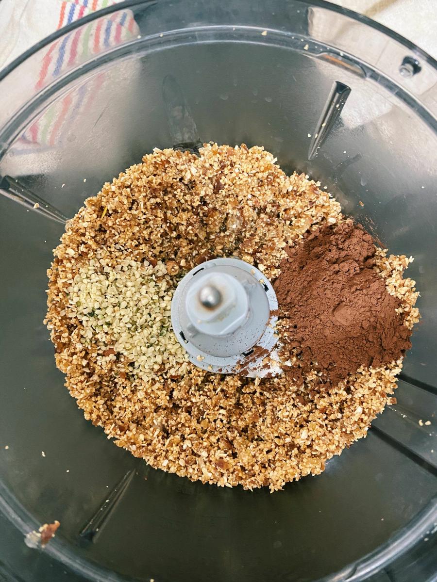 Añade el resto de ingredientes.