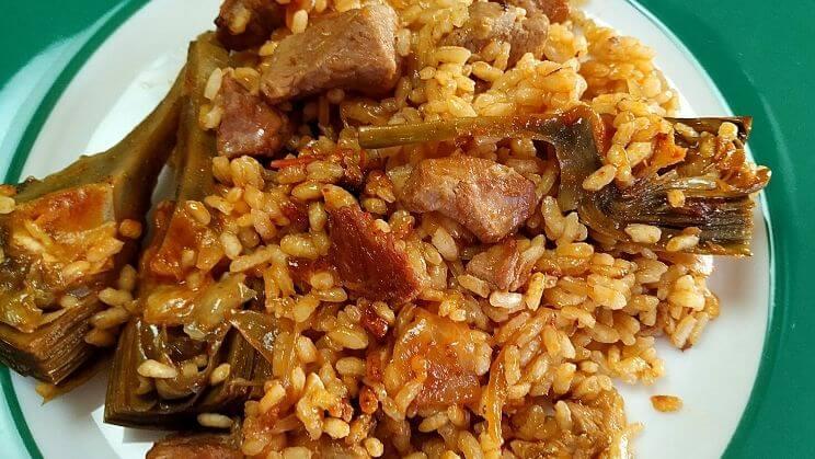 Arroz con pavo y alcachofas