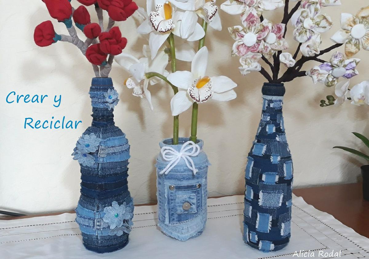 En este tutorial te muestro más de 20 formas creativas de reutilizar botellas de vidrio en casa. Si te gustan las manualidades, lo hecho a mano y casero, entonces no te puedes perder estas ideas que puedes hacer en casa y en familia.