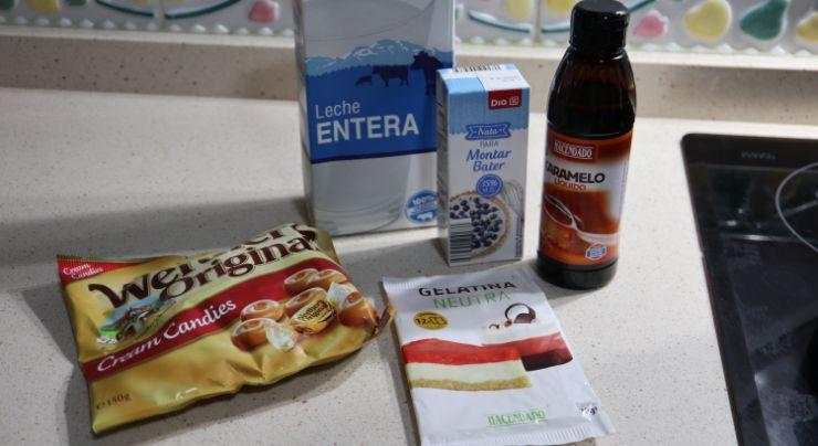Los ingredientes necesarios para hacer la panna cotta de caramelo Werthes en Mambo