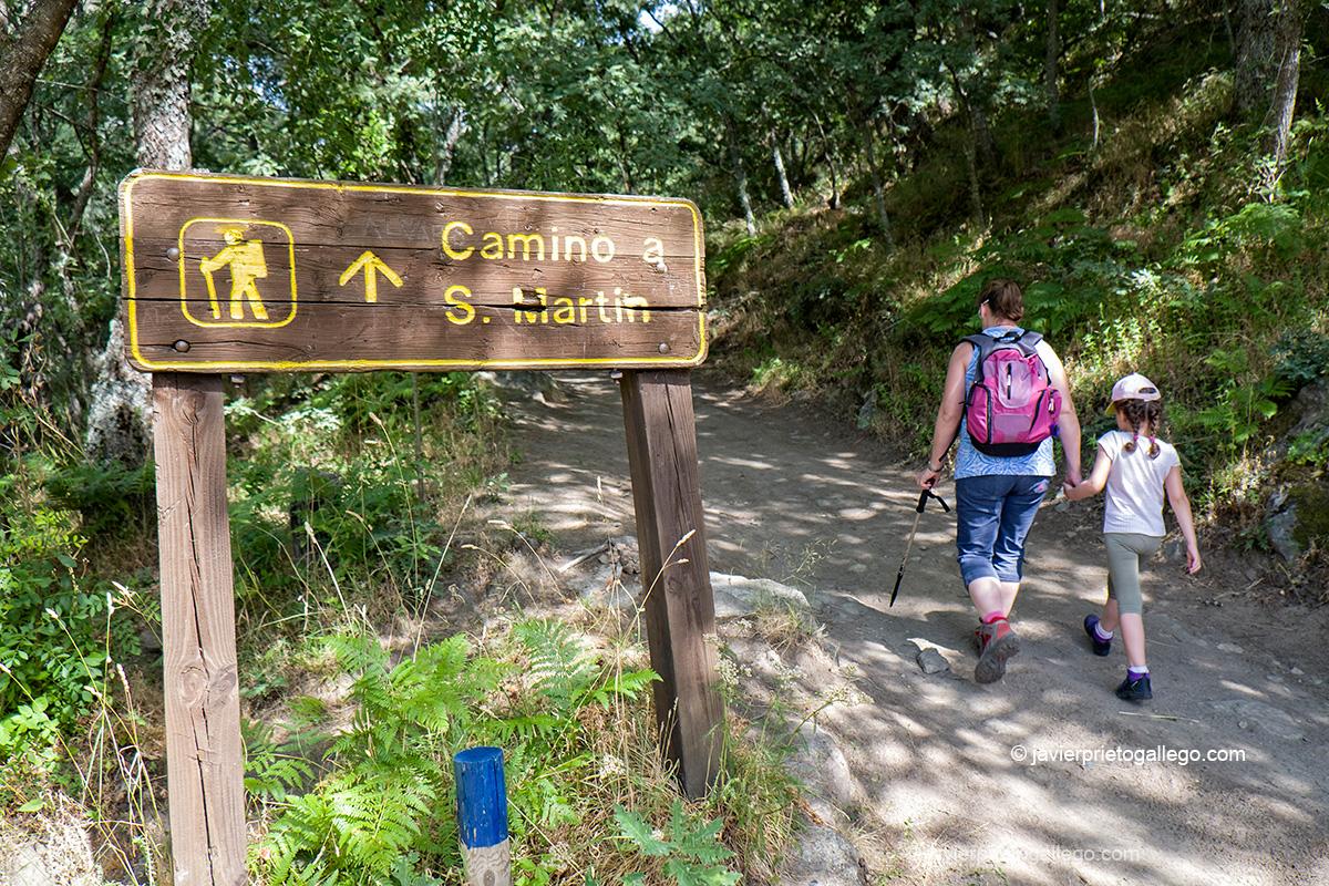Señalización de la Senda de los Monjes. Ribadelago Viejo. Parque Natural de El Lago de Sanabria. Zamora. Castilla y León. España. © Javier Prieto Gallego;