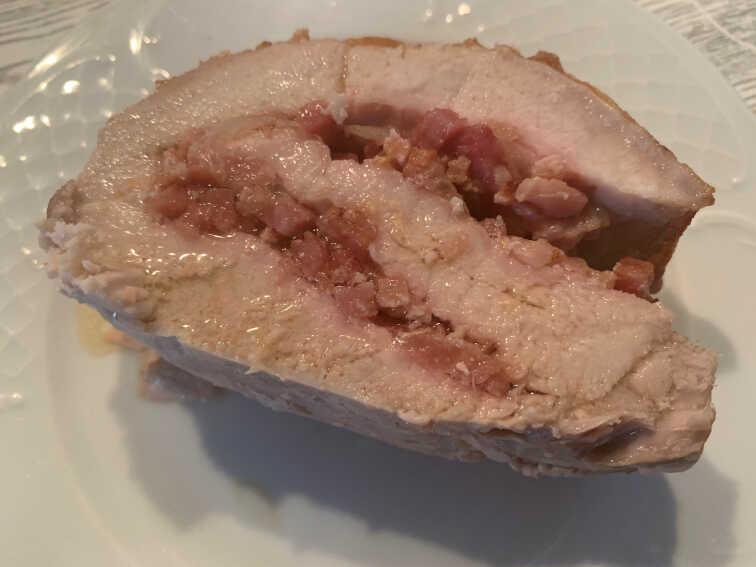 Corte del lomo relleno con salsa barbacoa cero para niños