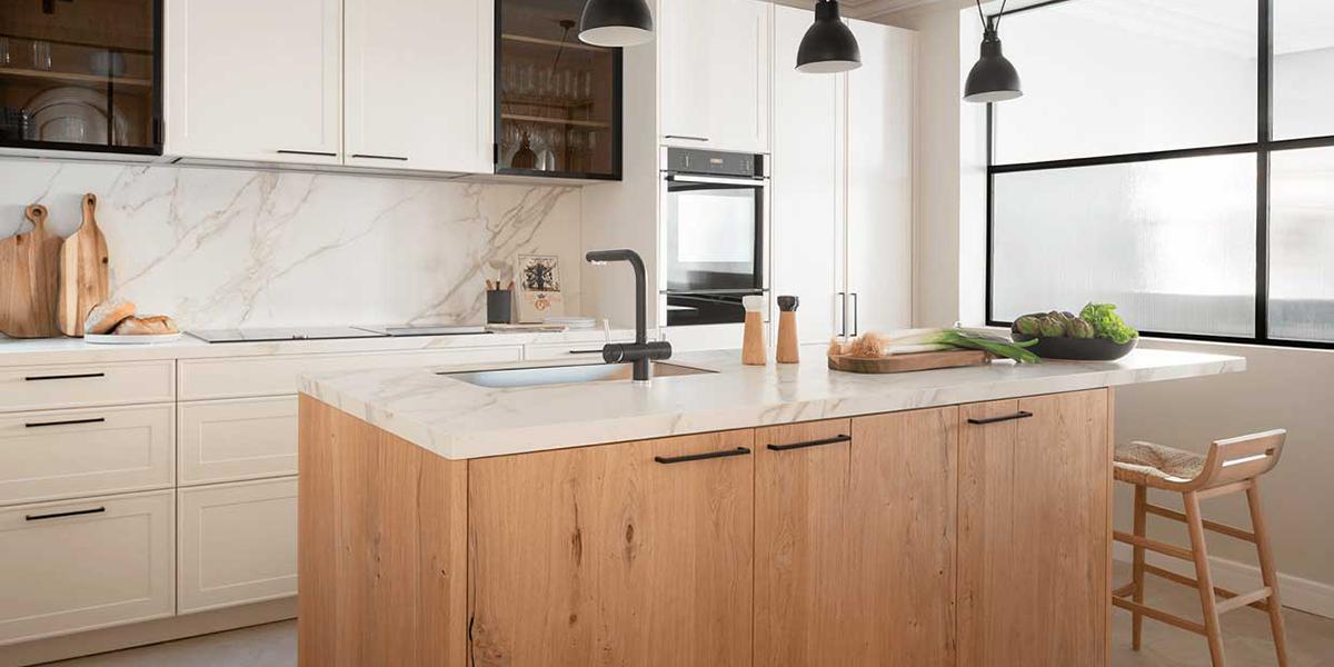 Isla de madera actual para la cocina