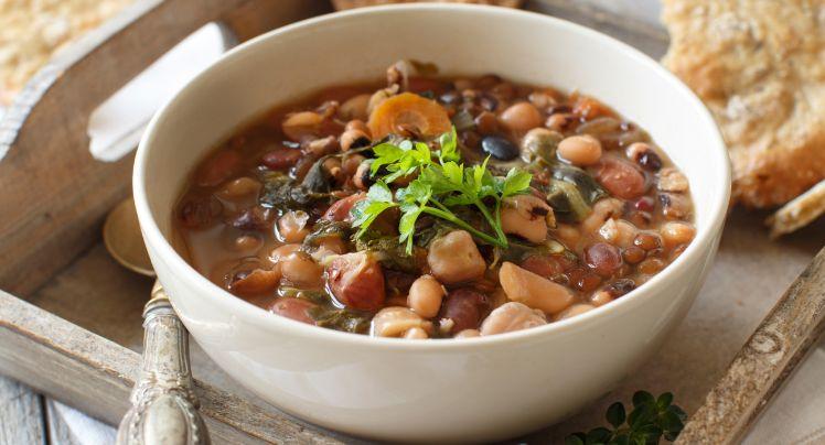 Plato de garbanzos legumbre cocida